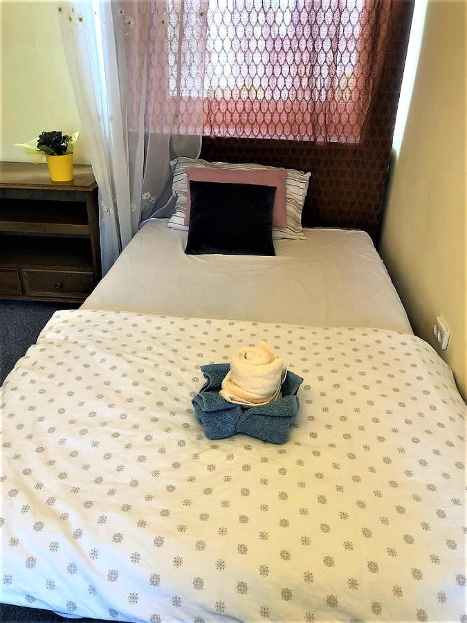 Comfortable 3 Bedroom Rental Unit With A Cozy Balcony In Center ワルシャワ エクステリア 写真