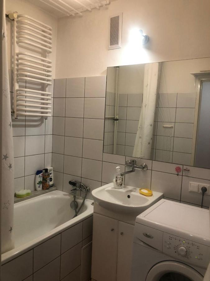 Comfortable 3 Bedroom Rental Unit With A Cozy Balcony In Center ワルシャワ エクステリア 写真