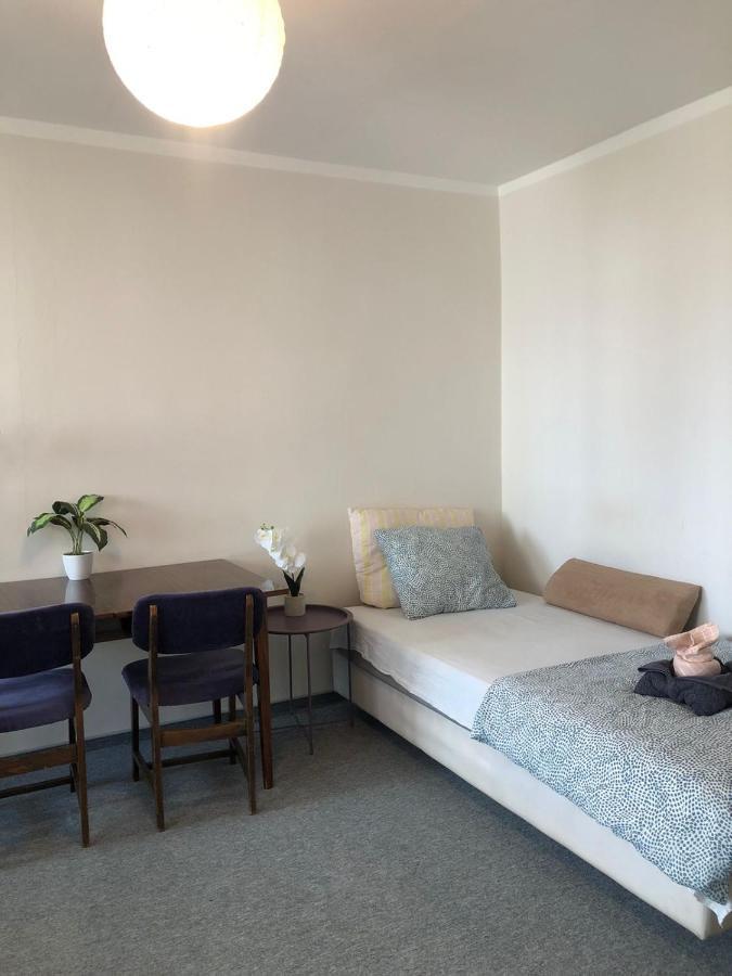 Comfortable 3 Bedroom Rental Unit With A Cozy Balcony In Center ワルシャワ エクステリア 写真