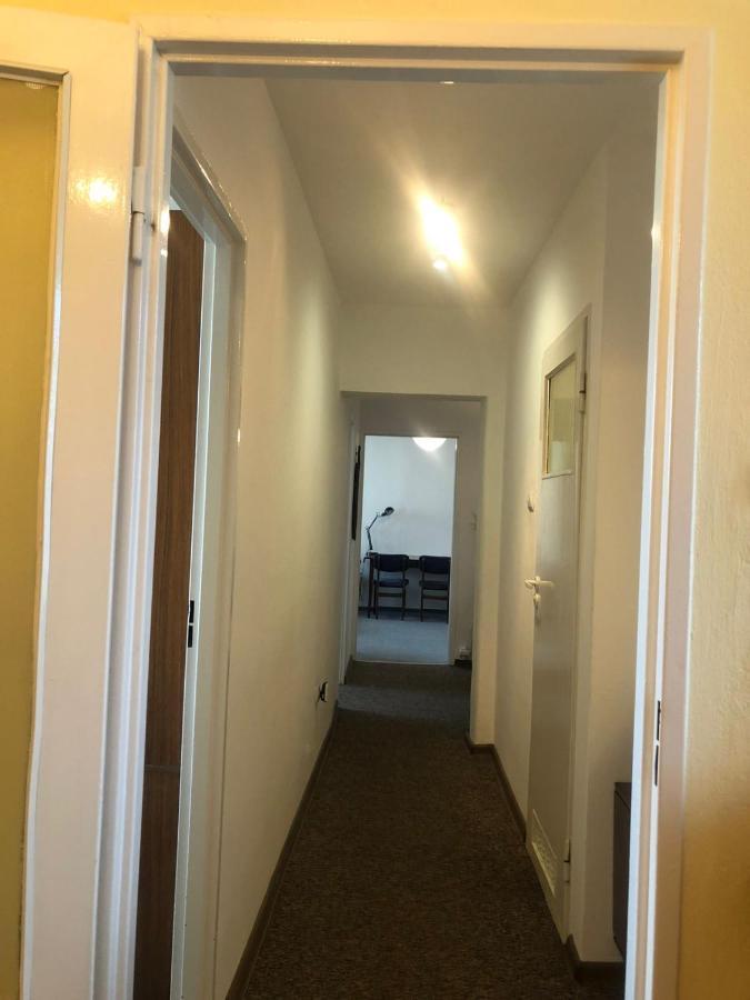 Comfortable 3 Bedroom Rental Unit With A Cozy Balcony In Center ワルシャワ エクステリア 写真